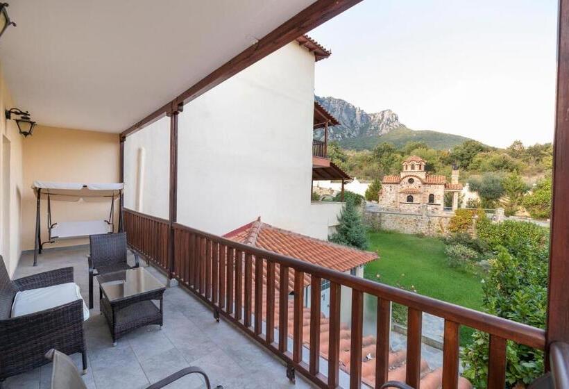 בית מלון כפרי Famissi Eden