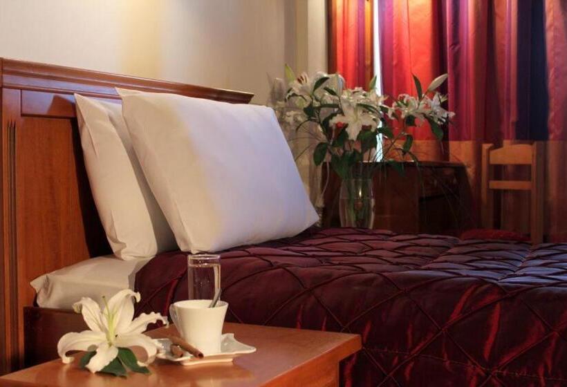 בית מלון כפרי Famissi Eden