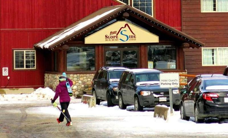 בית מלון כפרי Fernie Slopeside Lodge