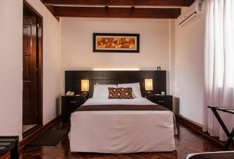 בית מלון כפרי Ferre De Ville