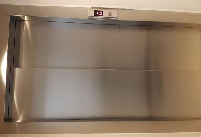 Отель Glyfada Beach