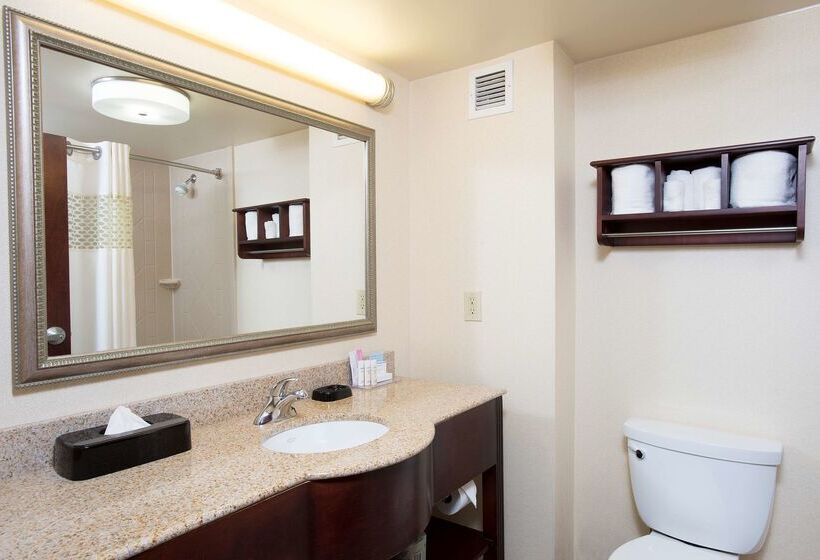 호텔 Hampton Inn & Suites Cincinnati Union Center