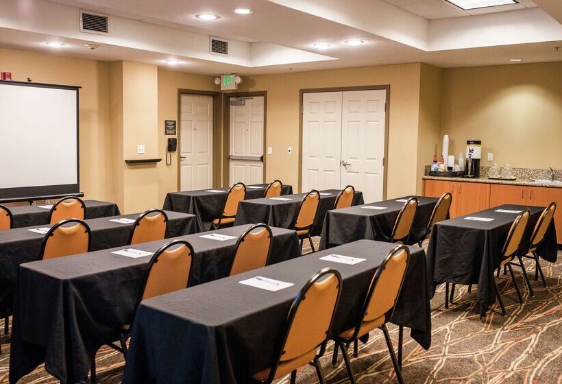 فندق Hampton Inn & Suites Lathrop