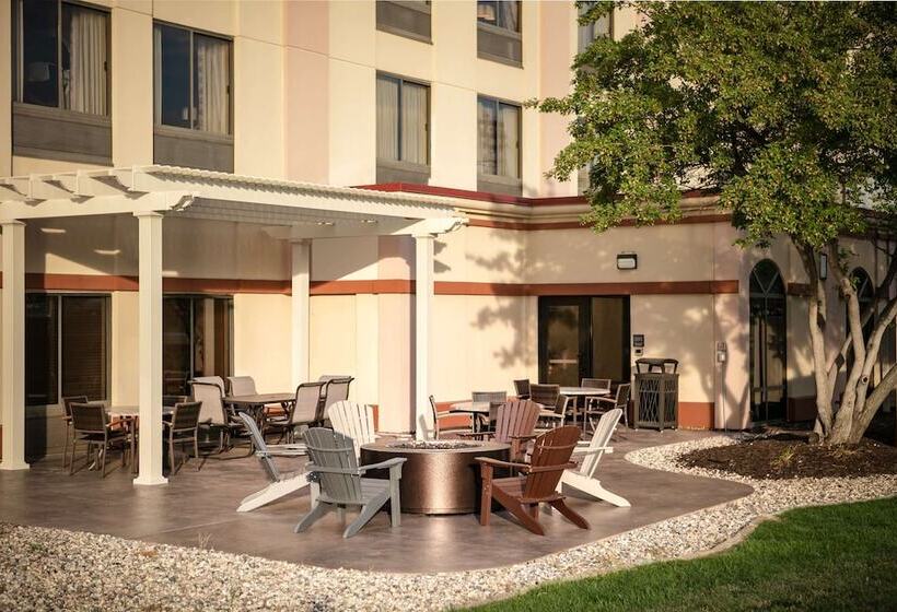 Отель Hampton Inn Council Bluffs