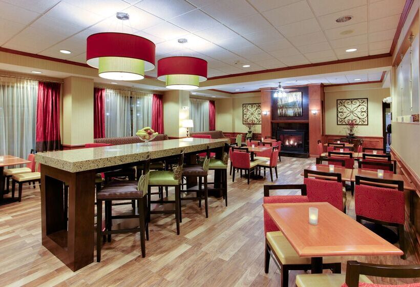 فندق Hampton Inn Emporia