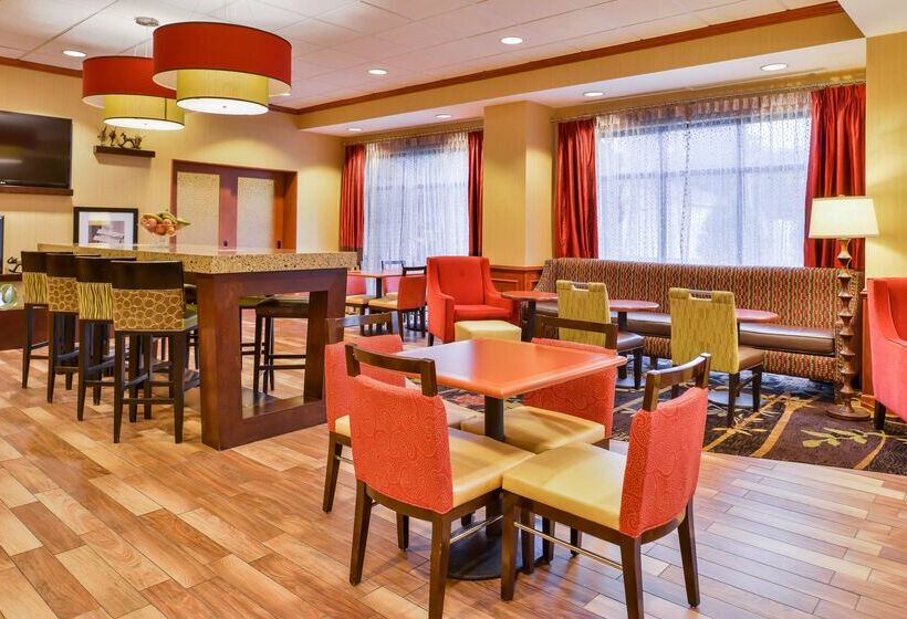 فندق Hampton Inn Emporia