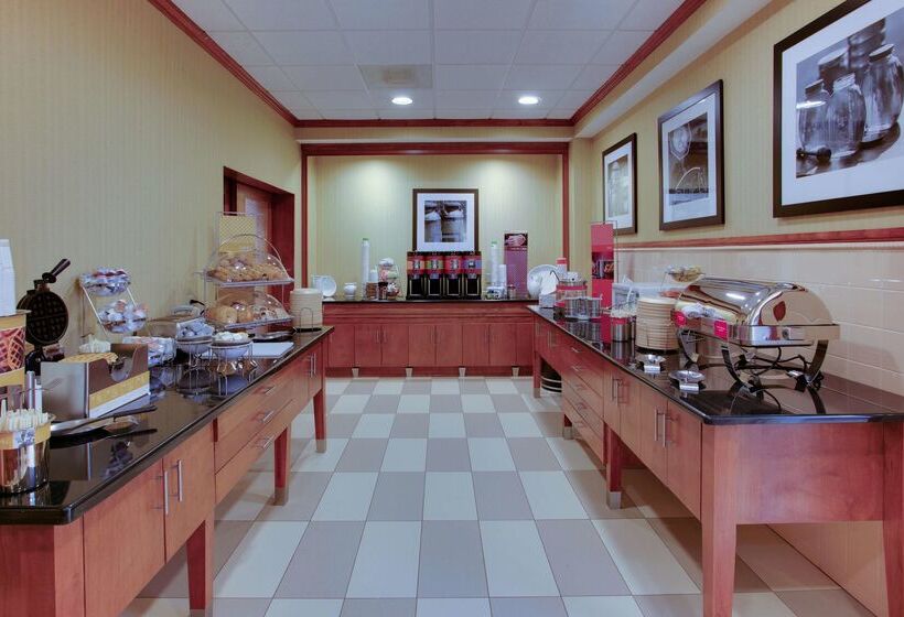 בית מלון כפרי Hampton Inn Emporia