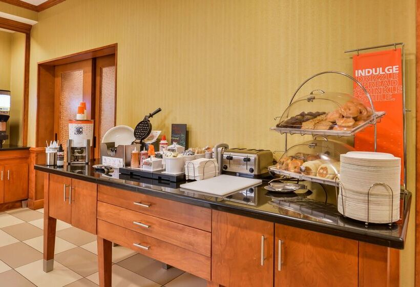 فندق Hampton Inn Emporia