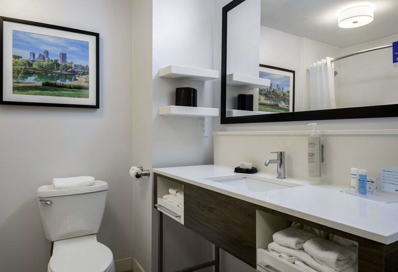 هتل Hampton Inn Greenfield