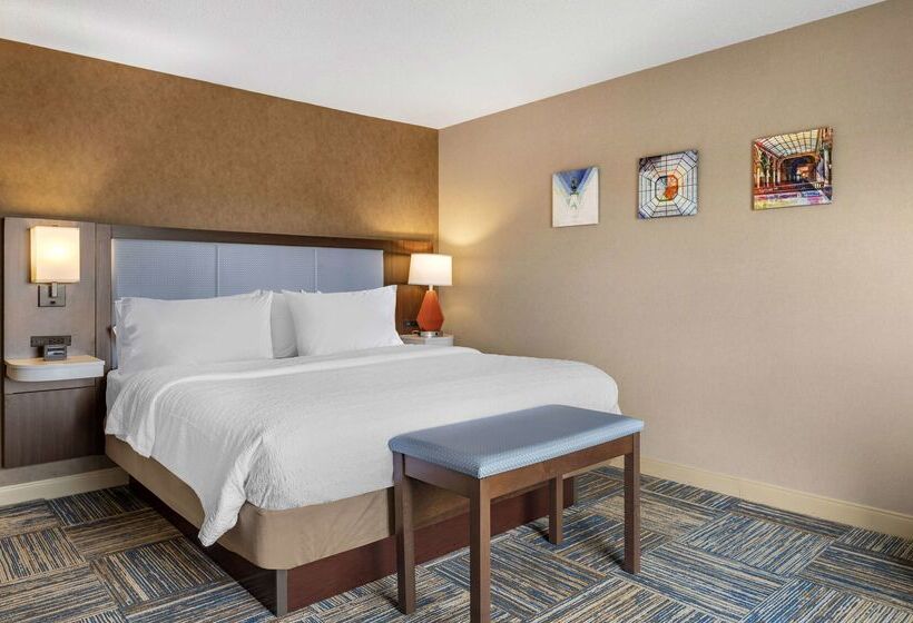 هتل Hampton Inn Greenfield