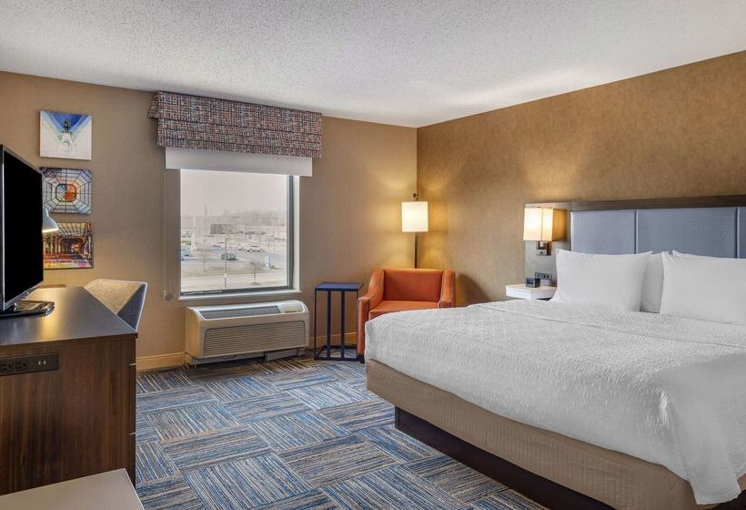 هتل Hampton Inn Greenfield