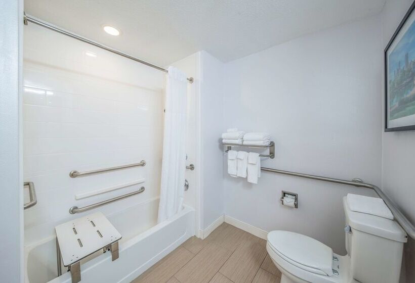 هتل Hampton Inn Greenfield