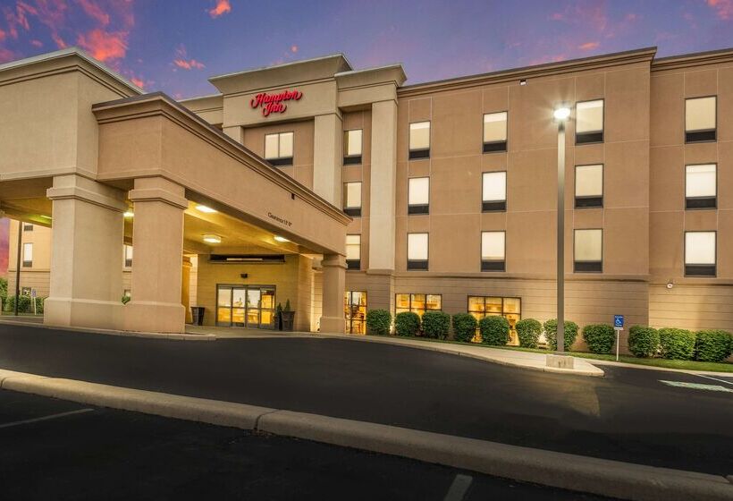 هتل Hampton Inn Greenfield