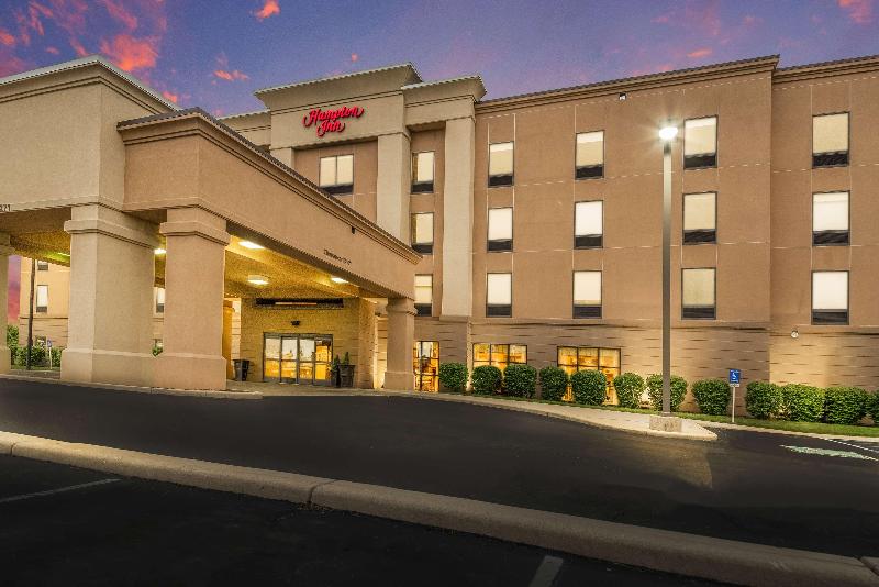 هتل Hampton Inn Greenfield