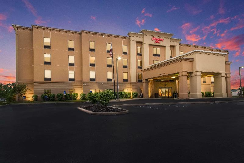 هتل Hampton Inn Greenfield