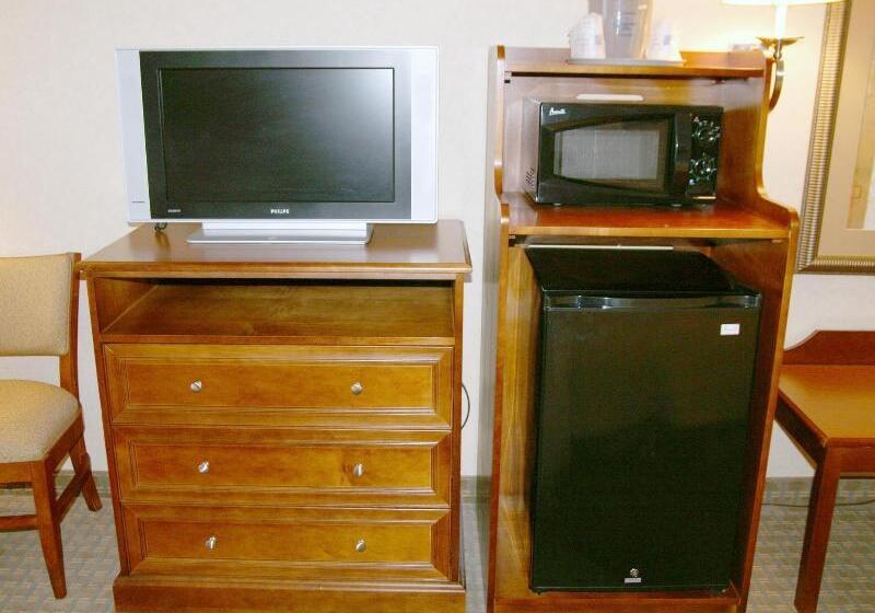 هتل Hampton Inn Greenfield