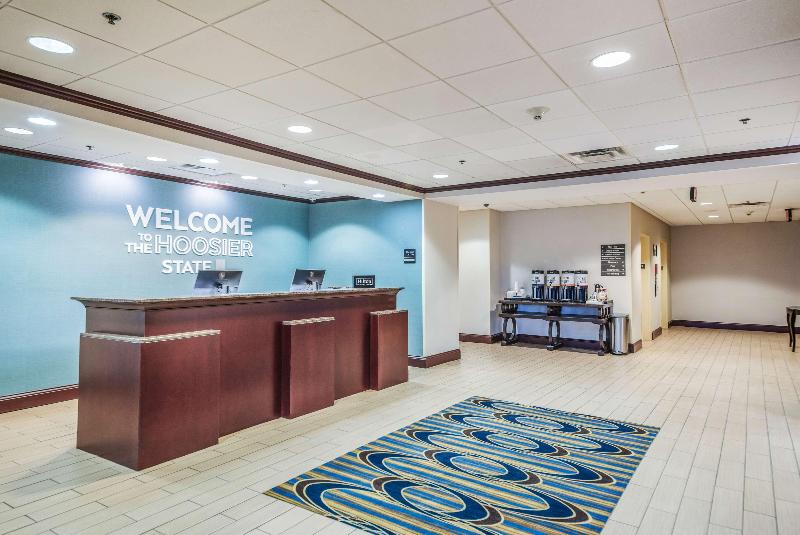 هتل Hampton Inn Greenfield
