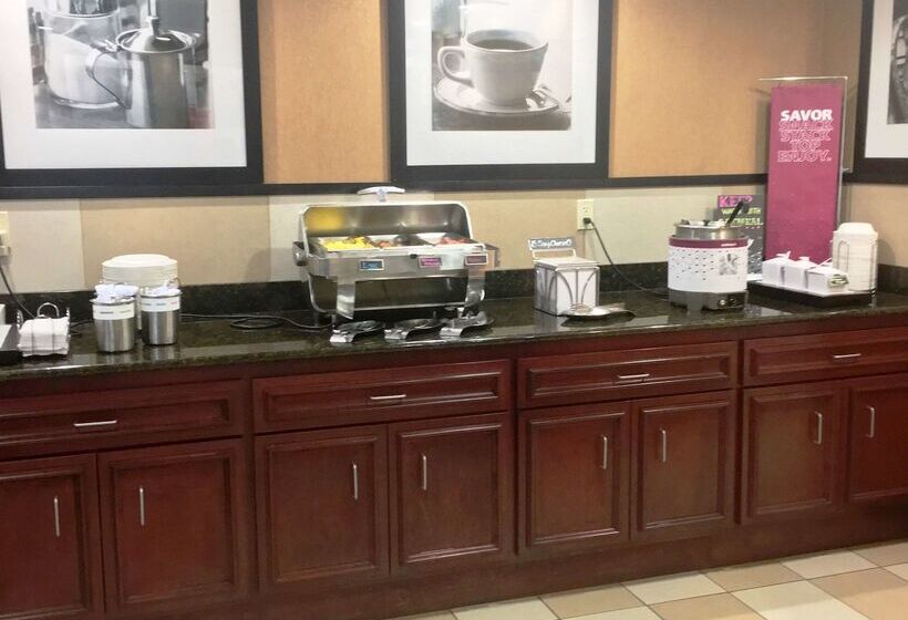 فندق Hampton Inn Haysnorth Of I70