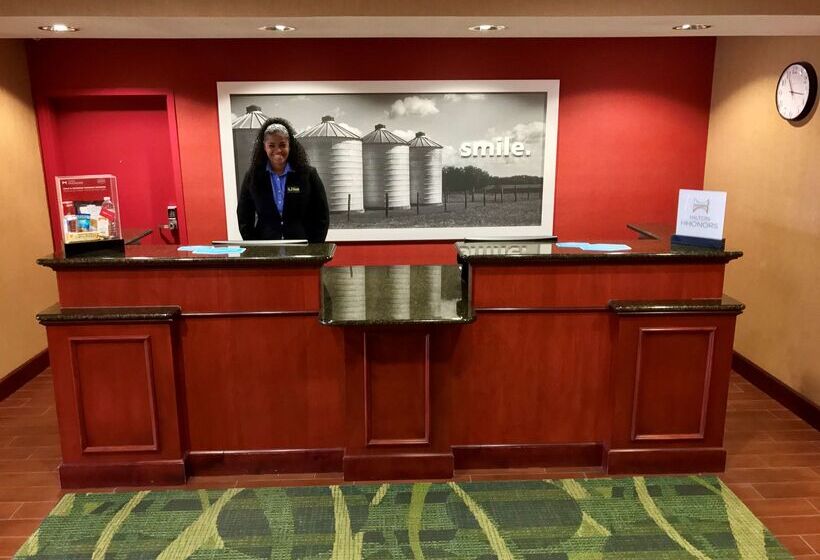 فندق Hampton Inn Haysnorth Of I70