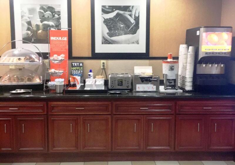 فندق Hampton Inn Haysnorth Of I70