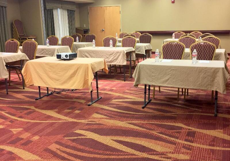 فندق Hampton Inn Haysnorth Of I70