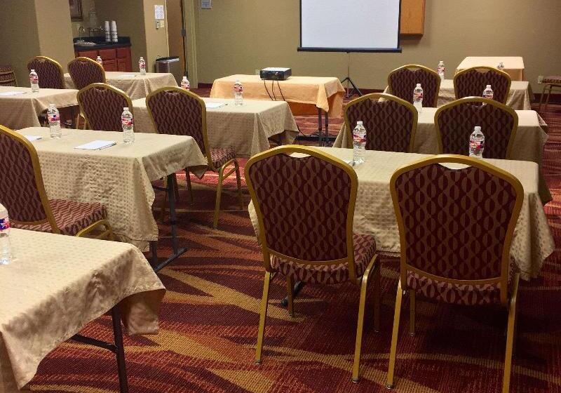 فندق Hampton Inn Haysnorth Of I70