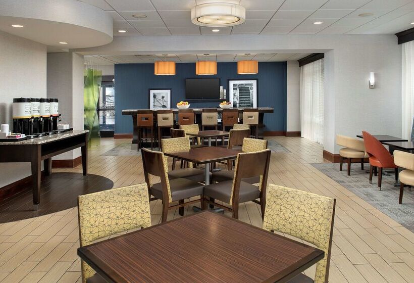 Отель Hampton Inn Knoxvilleeast