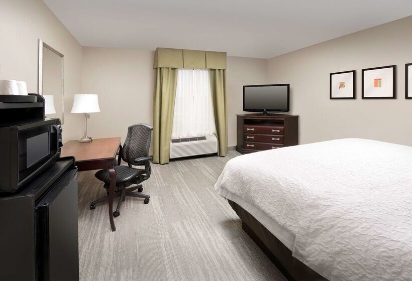 فندق Hampton Inn Lenoir City