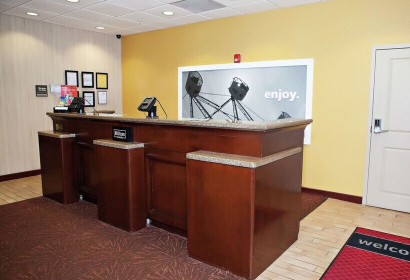 فندق Hampton Inn Martin