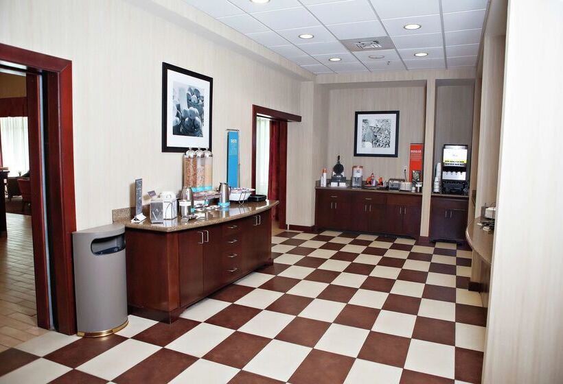 فندق Hampton Inn Martin