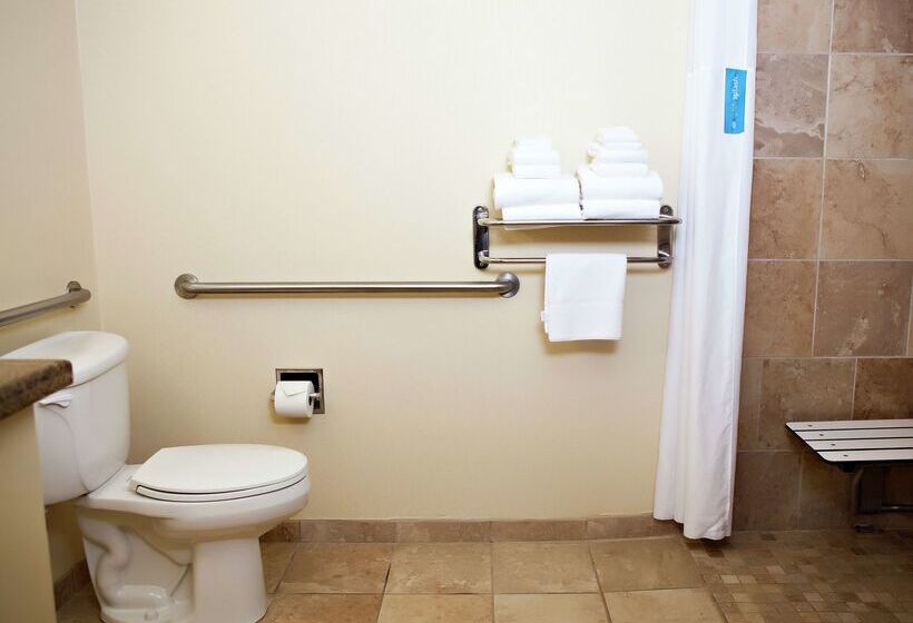 فندق Hampton Inn Martin