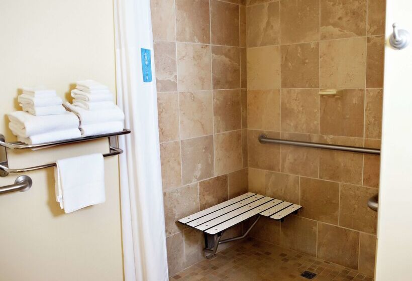 فندق Hampton Inn Martin