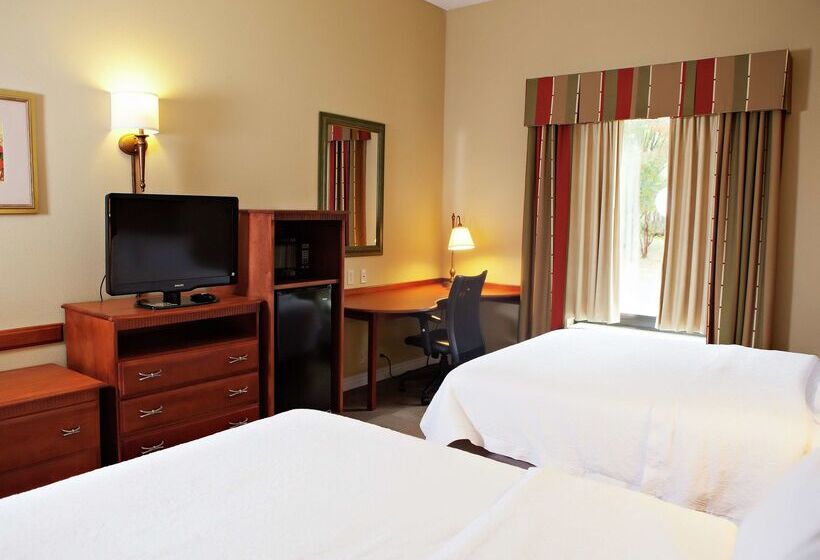 فندق Hampton Inn Martin