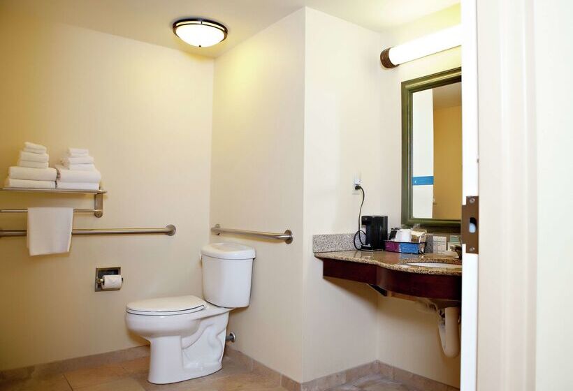 فندق Hampton Inn Martin