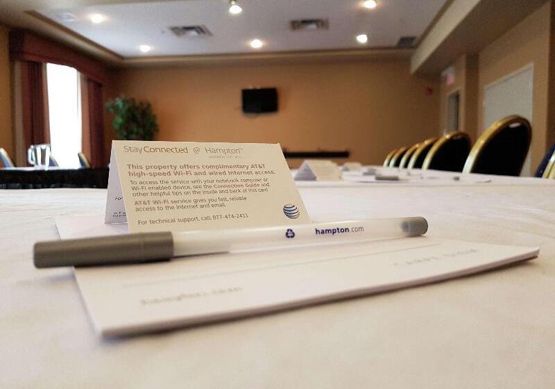 فندق Hampton Inn & Suites By Hilton Edmonton Intl Airport