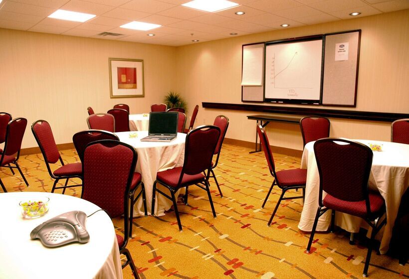 هتل Hampton Inn & Suitesknoxville/north I75