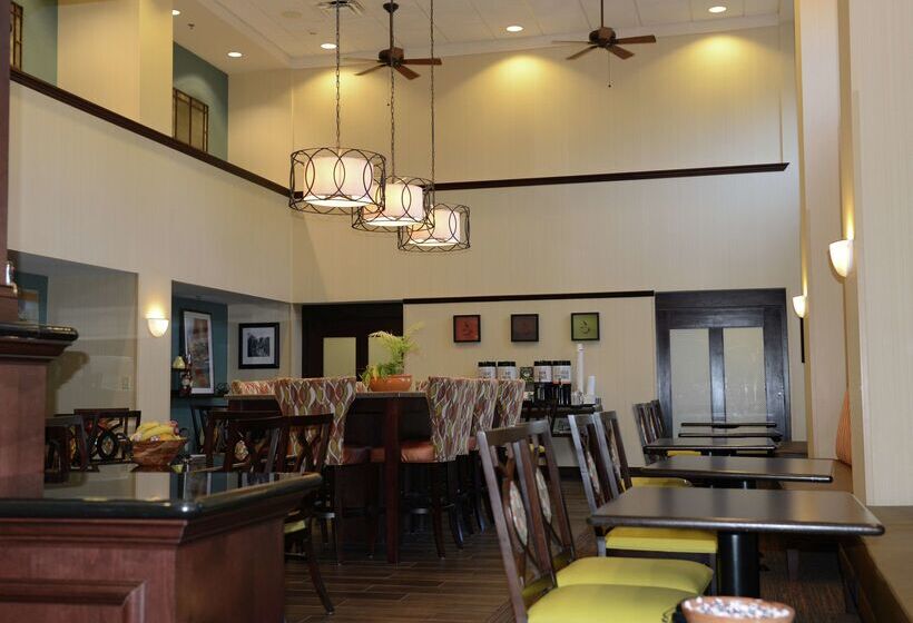 هتل Hampton Inn & Suitesknoxville/north I75