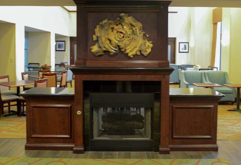 هتل Hampton Inn & Suitesknoxville/north I75