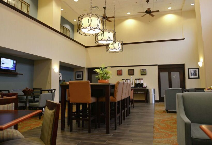 هتل Hampton Inn & Suitesknoxville/north I75