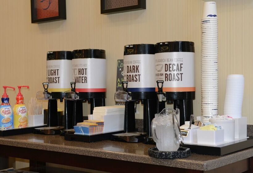 هتل Hampton Inn & Suitesknoxville/north I75