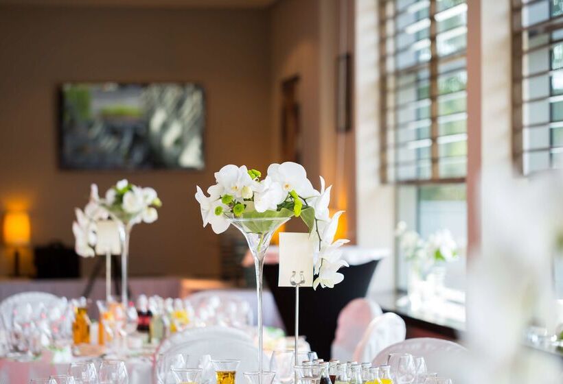 Отель Hilton Garden Inn Krakow