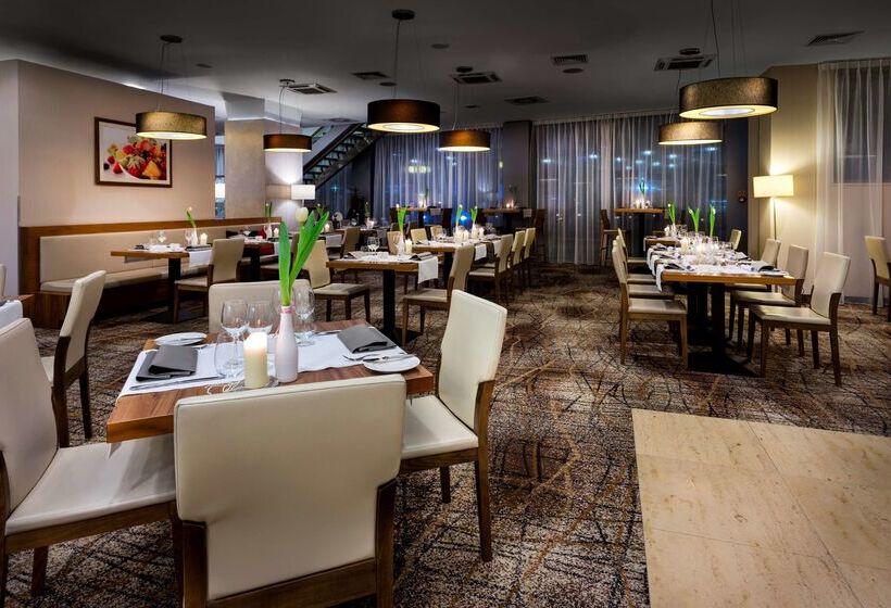 Отель Hilton Garden Inn Krakow