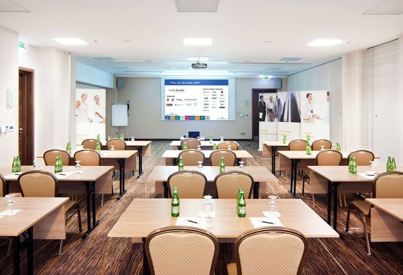 Отель Hilton Garden Inn Krakow