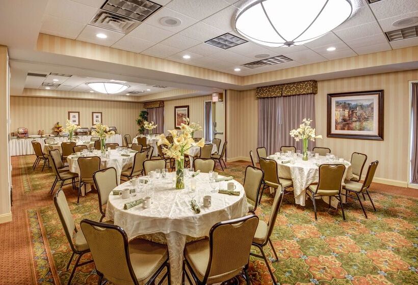 فندق Hilton Garden Inn Lakewood