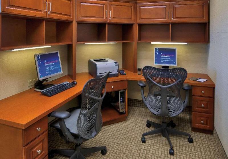 فندق Hilton Garden Inn Lakewood