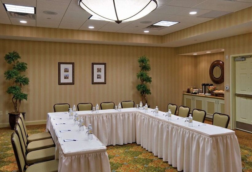 فندق Hilton Garden Inn Lakewood