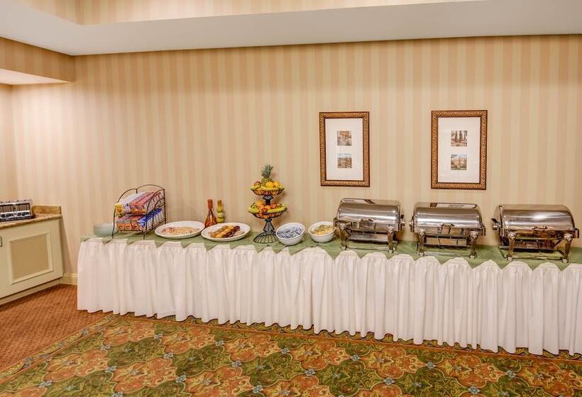 فندق Hilton Garden Inn Lakewood