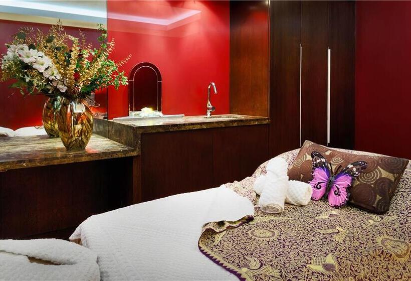 Отель Hilton London Syon Park