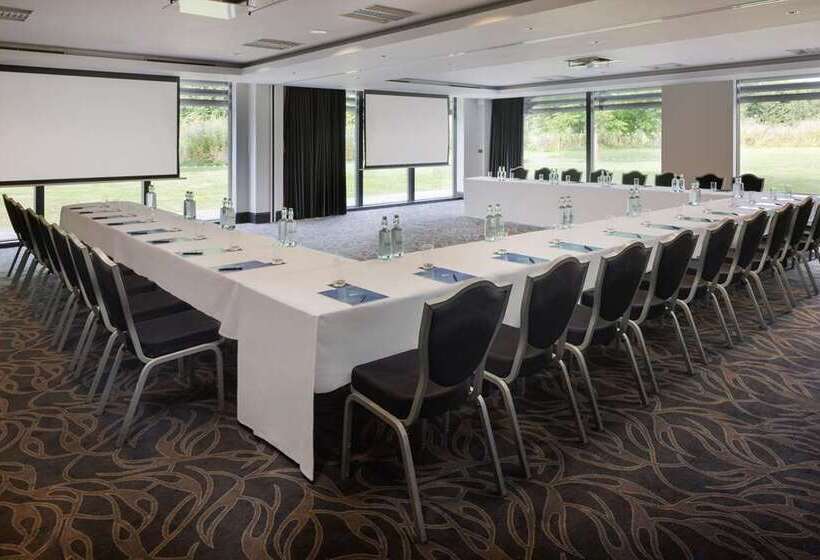 Отель Hilton London Syon Park