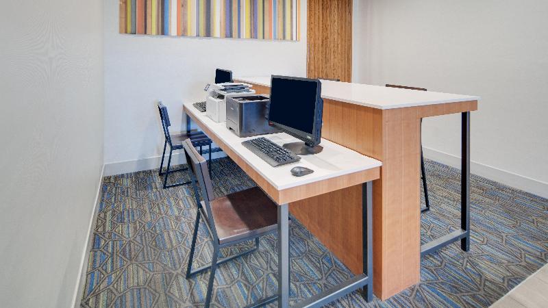 호텔 Holiday Inn Express & Suites Dinuba West, An Ihg